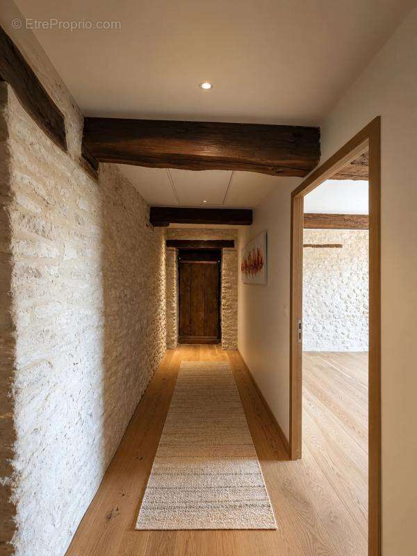 Maison T5 corps de ferme en pierre d'exception - 308 m2 - Fénols - photo 7