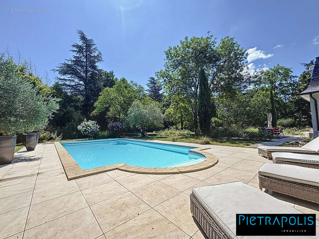 Maison à SAINT-GENIS-LAVAL