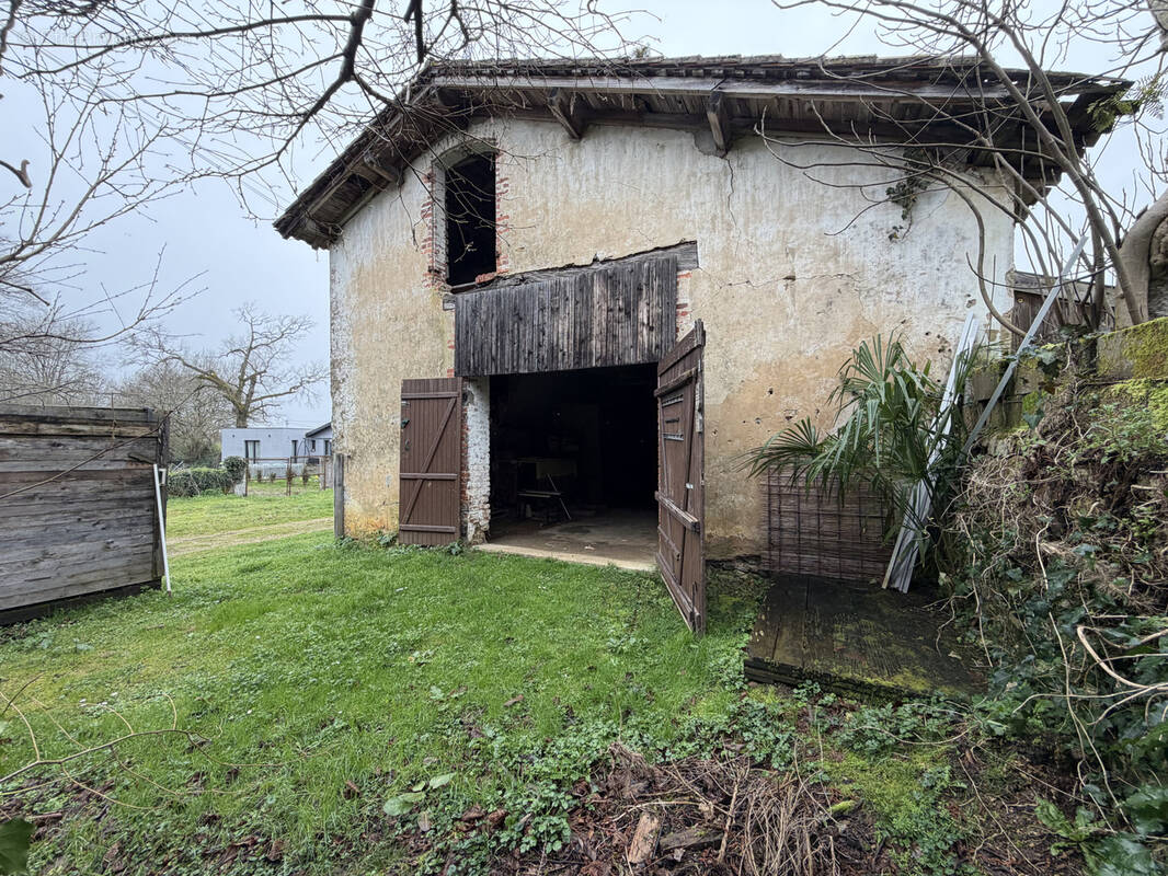Parking à PEY