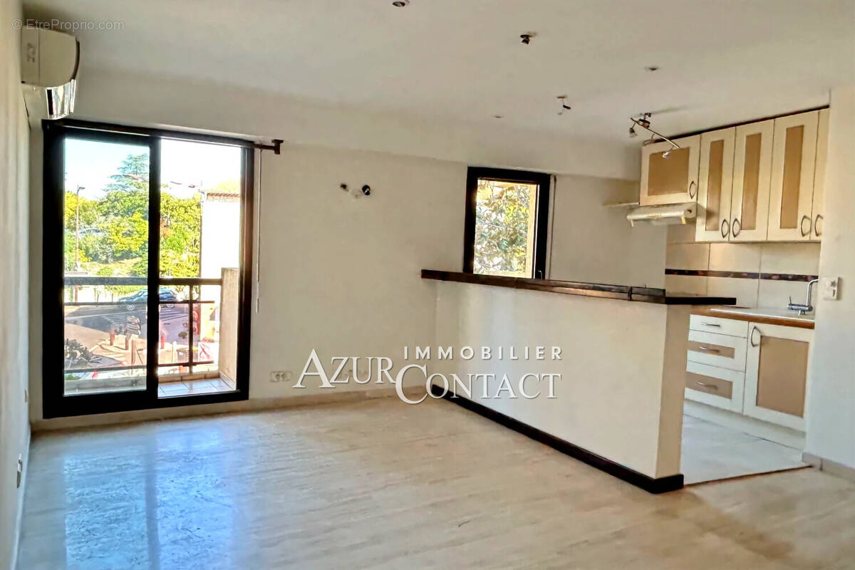 Appartement à MOUGINS