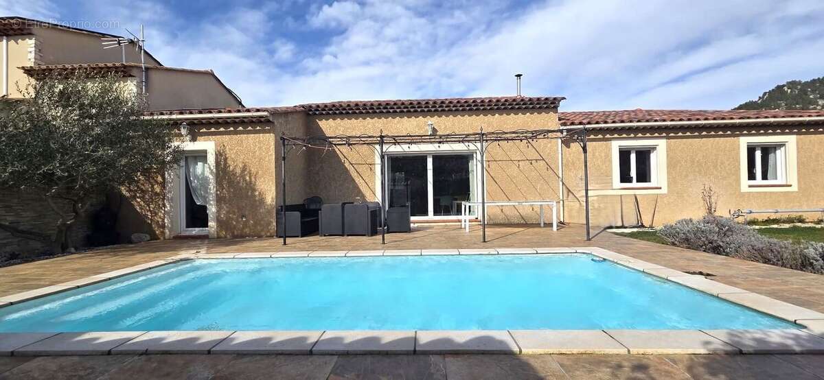 Maison à CUGES-LES-PINS