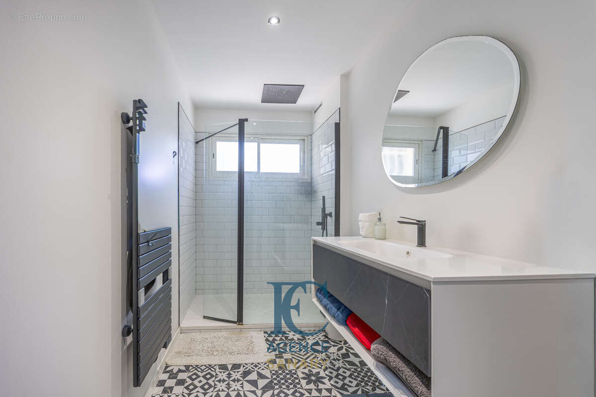 Appartement à SIX-FOURS-LES-PLAGES