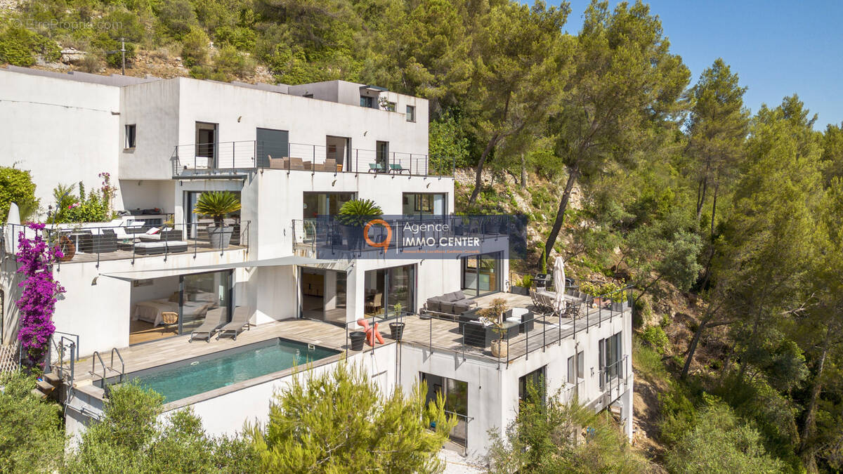 Maison à SOLLIES-TOUCAS