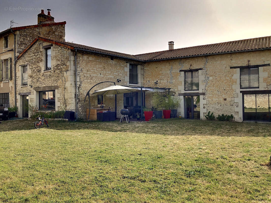 Maison à MIREBEAU