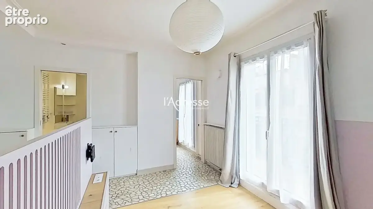 Studio de 22 m2 en étage élevé avec Balcon/Terrasse ! - photo 2
