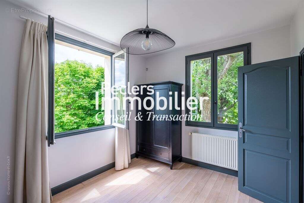 Maison de caractère familiale dans le triangle d'or - photo 11