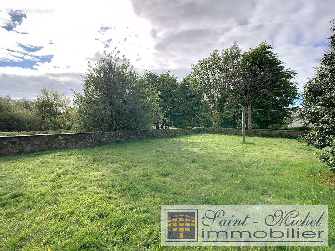 Maison à SAINT-THURIEN