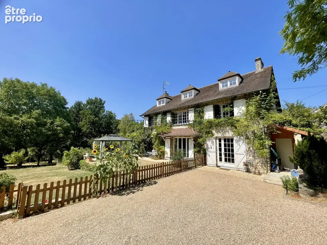 Maison ancienne individuelle de 7 pièces, sur 5 088 m2,avec garage et piscine. - photo 4