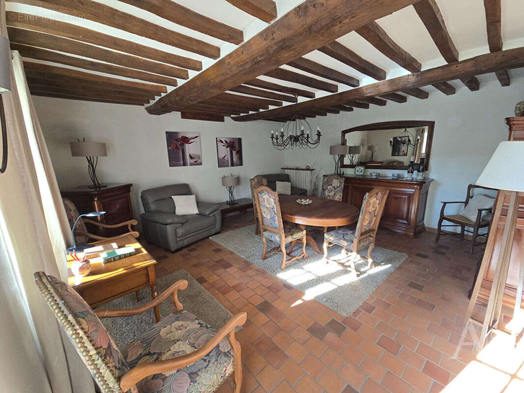 Maison à SAINT-PIERRE-SUR-DIVES