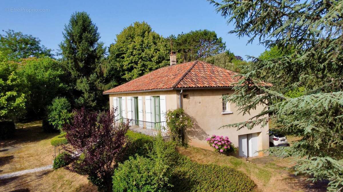 Maison à SAINTE-ALVERE