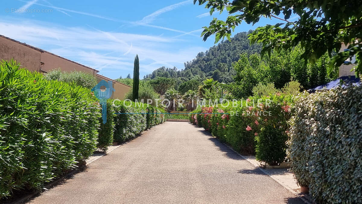 VAR (83) - À VENDRE - VIDAUBAN - Villa 4 chambres dans un domaine hôtelier sécurisé - photo 17
