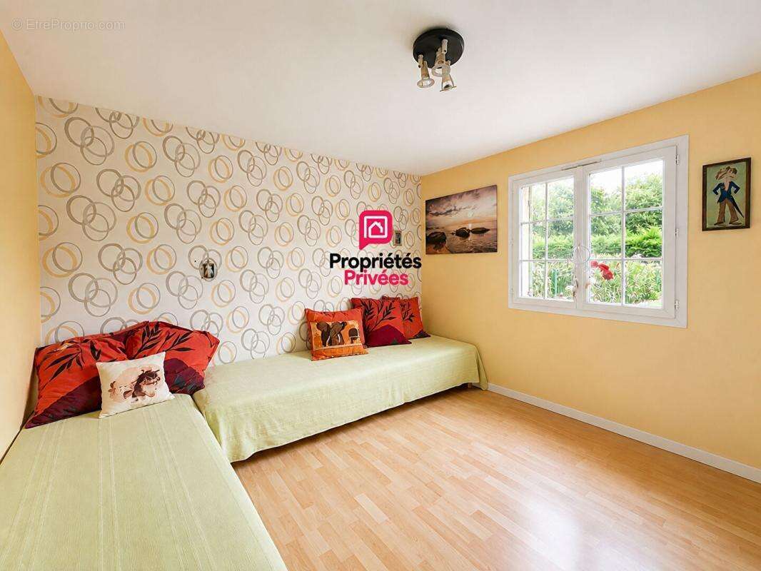 Propriété familiale avec piscine chauffée et parc arboré - photo 10