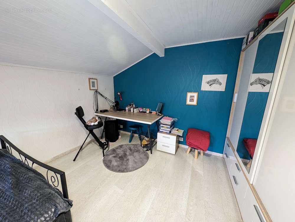 Maison de 120m² avec piscine couverte - photo 5