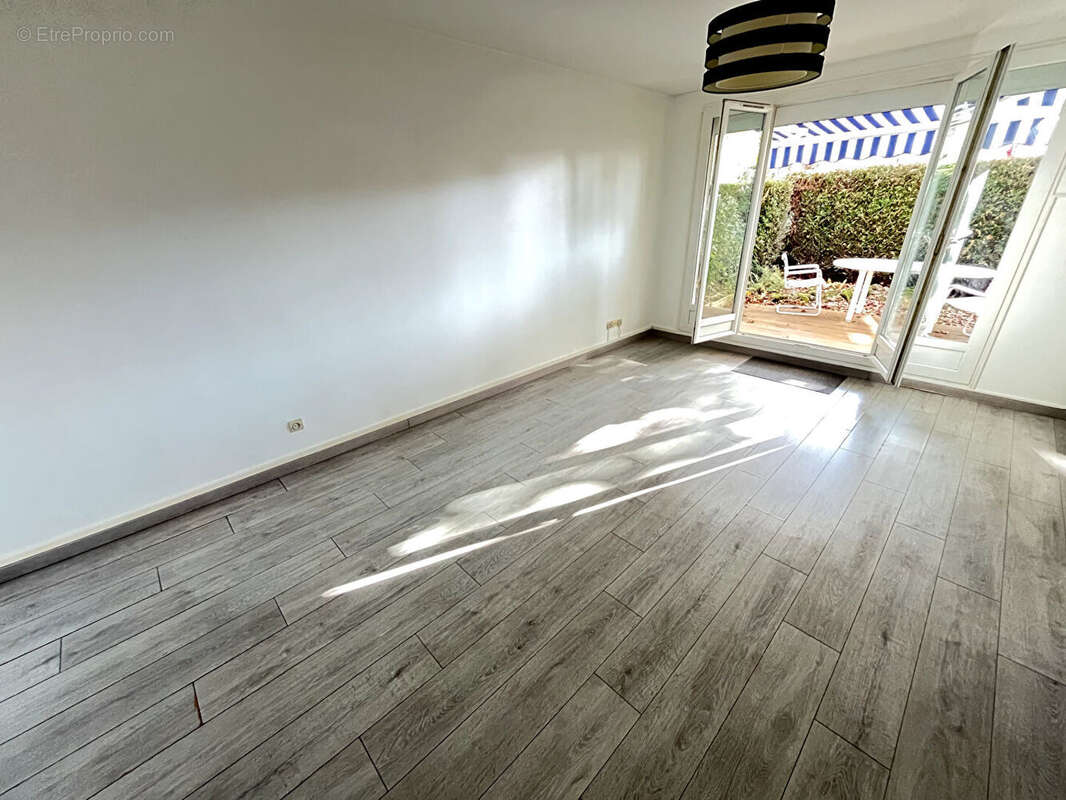 Appartement à MONTIGNY-LE-BRETONNEUX