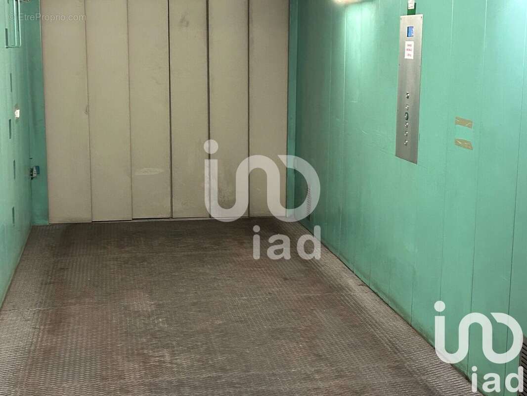 Photo 4 - Parking à PARIS-15E