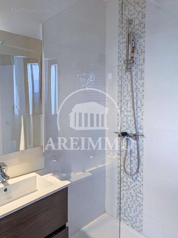Appartement 48 m² à Saint-Martin-De-Londres  - photo 7