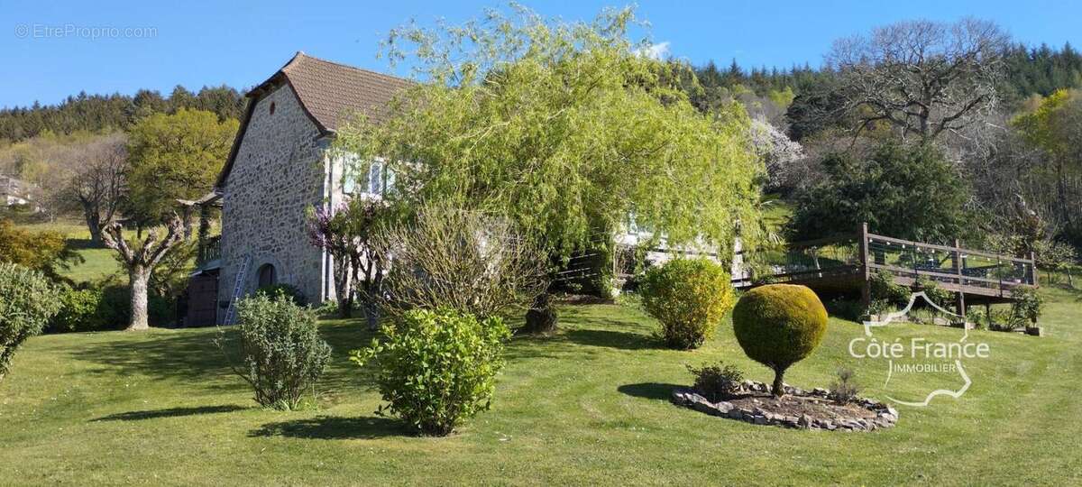 Maison à JUNHAC