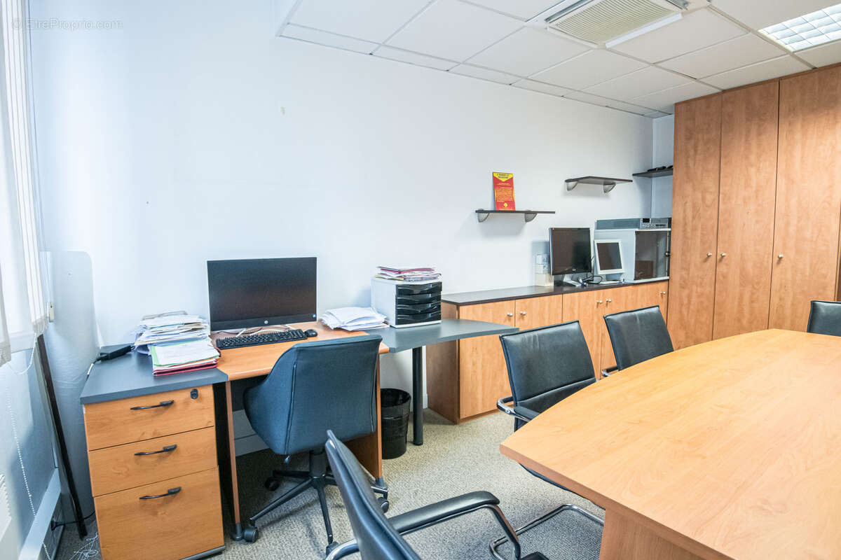 Commerce à COURCOURONNES