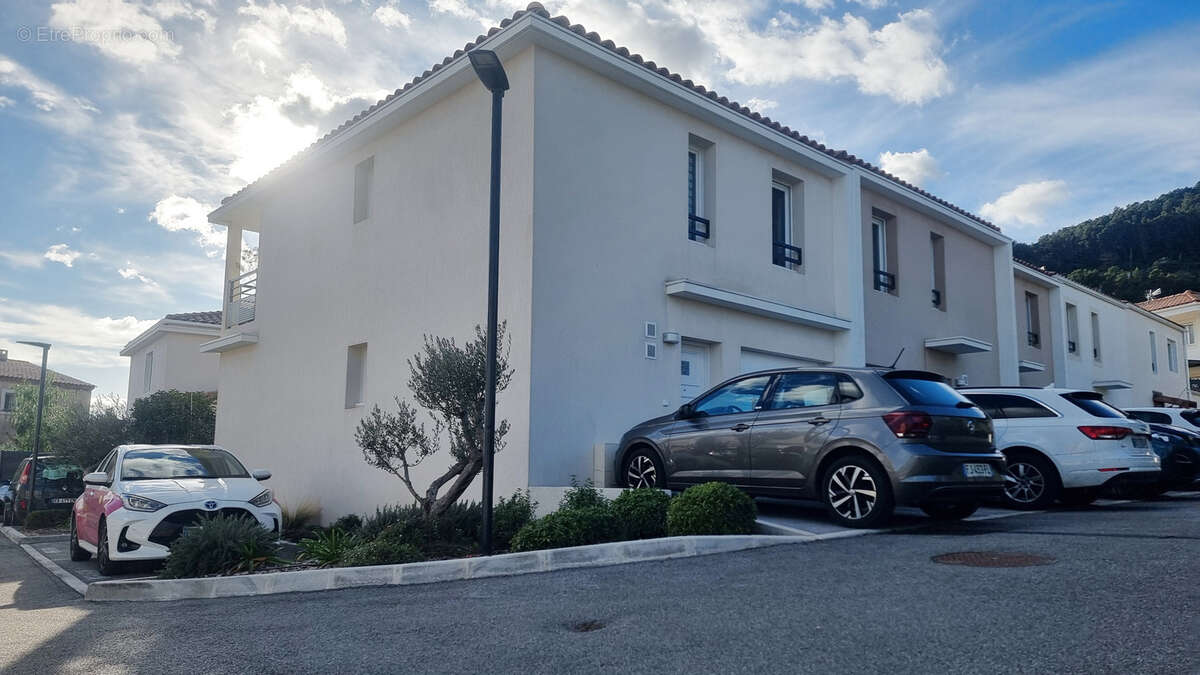 Maison à LA FARLEDE