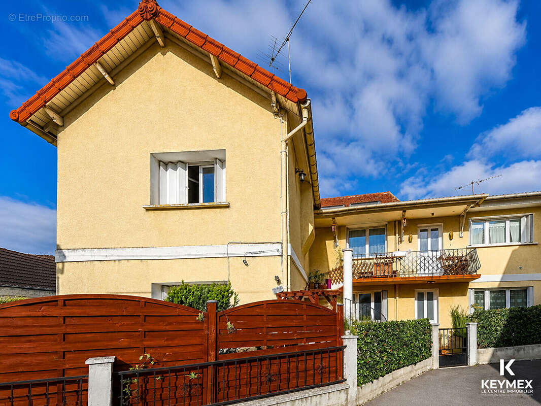Appartement à FREPILLON