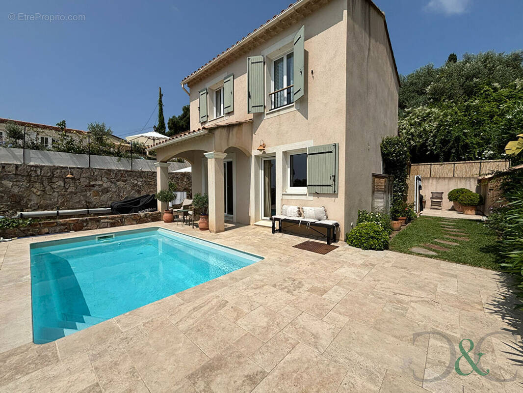 Maison à BORMES-LES-MIMOSAS