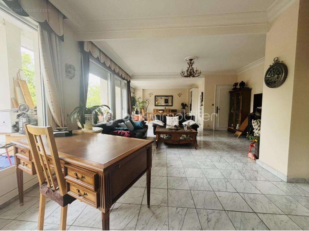 Face au Parc de la Tête d'Or – Appartement familial de 150 m² avec fort potentiel - photo 3