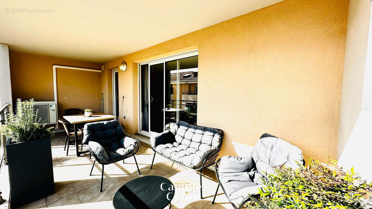 Appartement standing T3 avec terrasse proximité commerces à Aix-en-Provence - photo 2