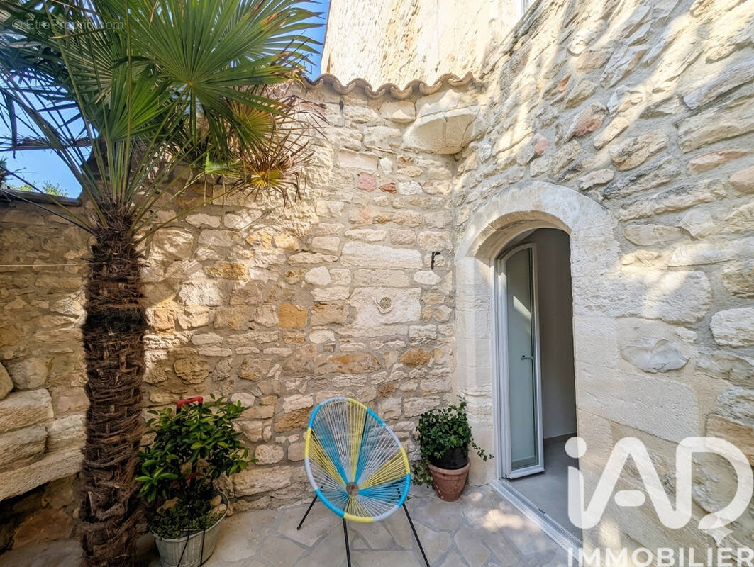 Photo 1 - Maison à ARAMON