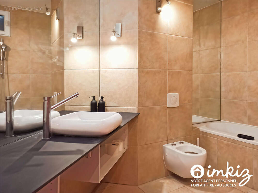 Appartement à PARIS-19E