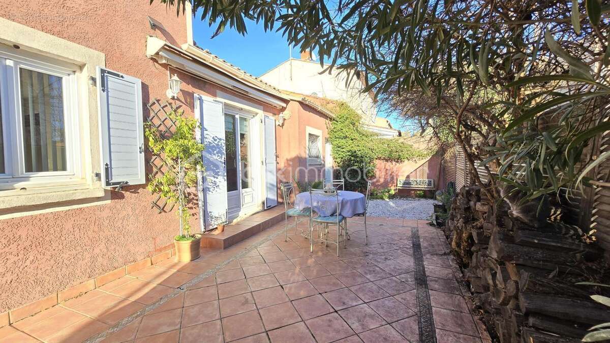 Maison avec piscine et garage - photo 10