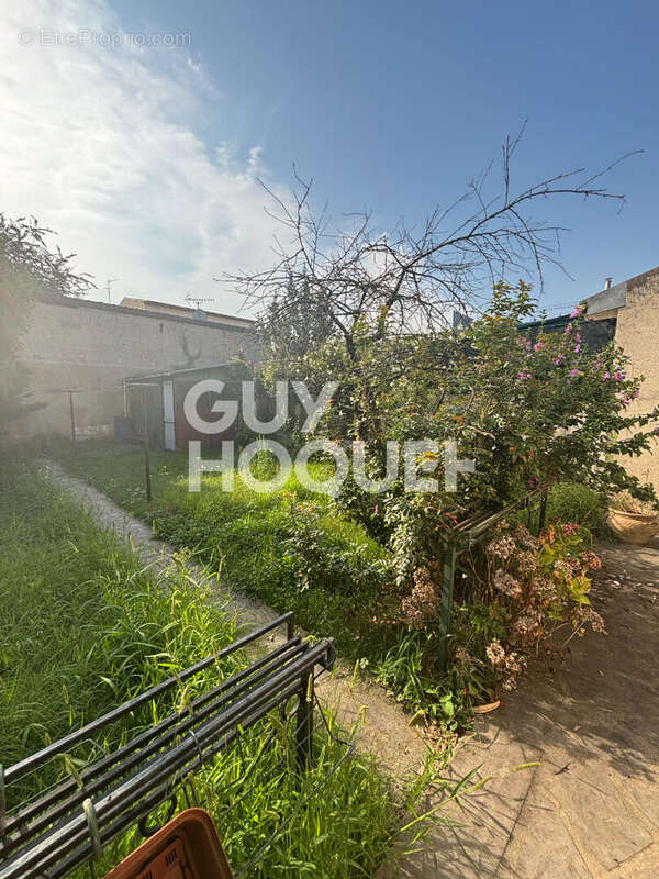 Maison à LE BLANC-MESNIL