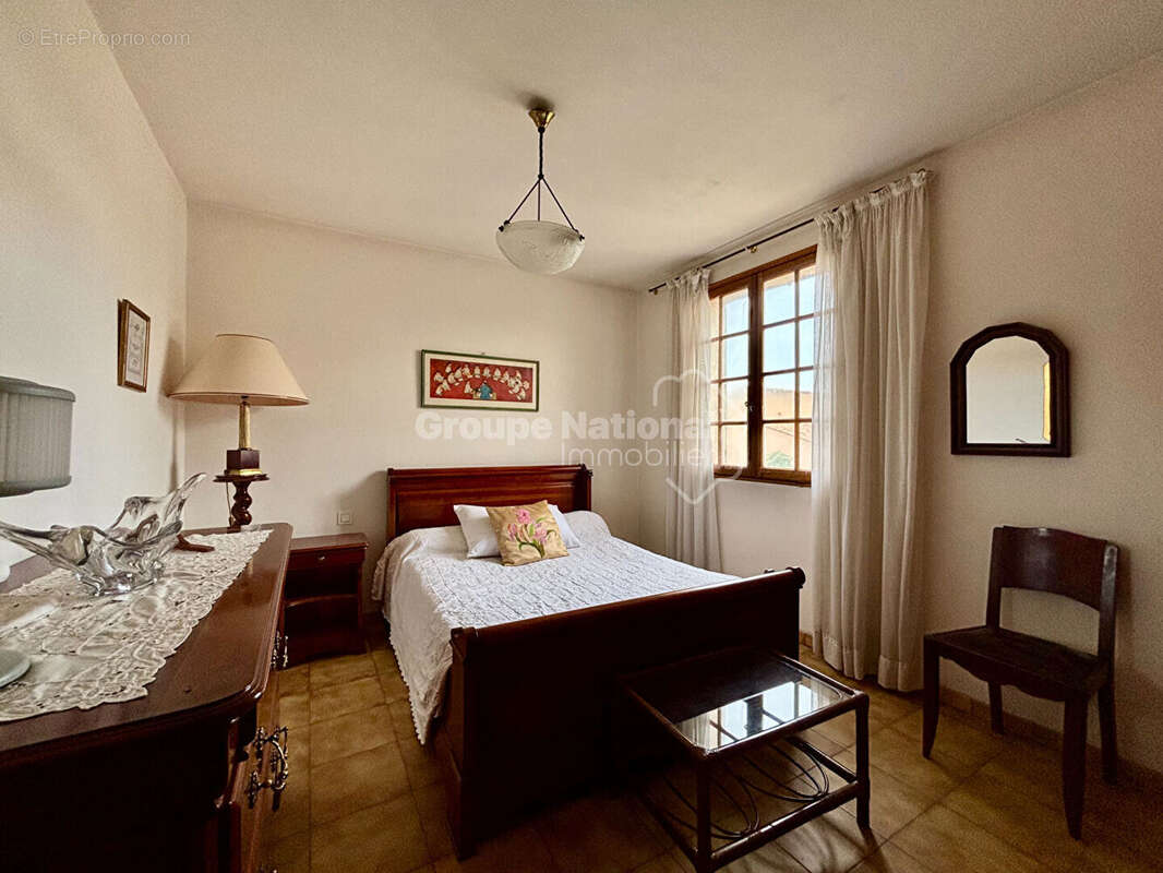 Villa Saint Just  3 chambres , piscine , sous sol amenageable , hangar 125m² - photo 11