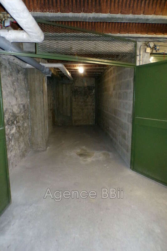 Parking à PARIS-14E