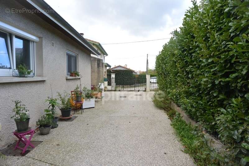 Dpt Drôme (26), à vendre ROMANS SUR ISERE maison P6 de 93m2 + 38m2 - photo 17