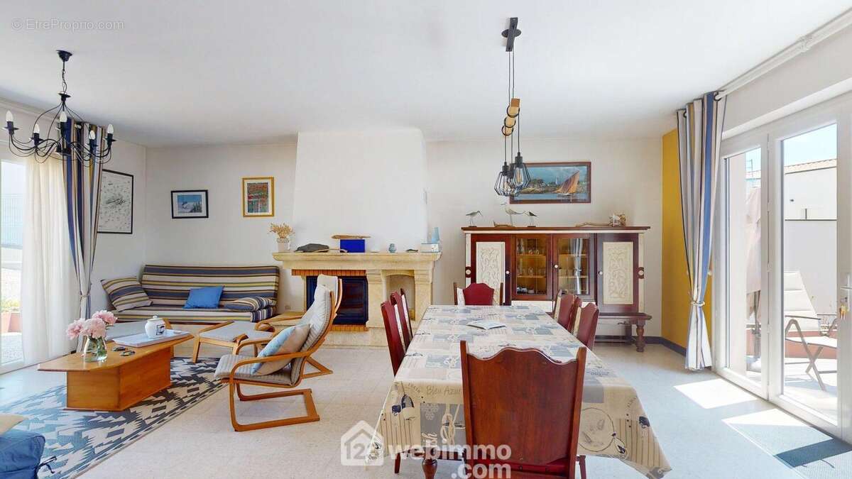 Séjour avec insert. - Maison à JARD-SUR-MER