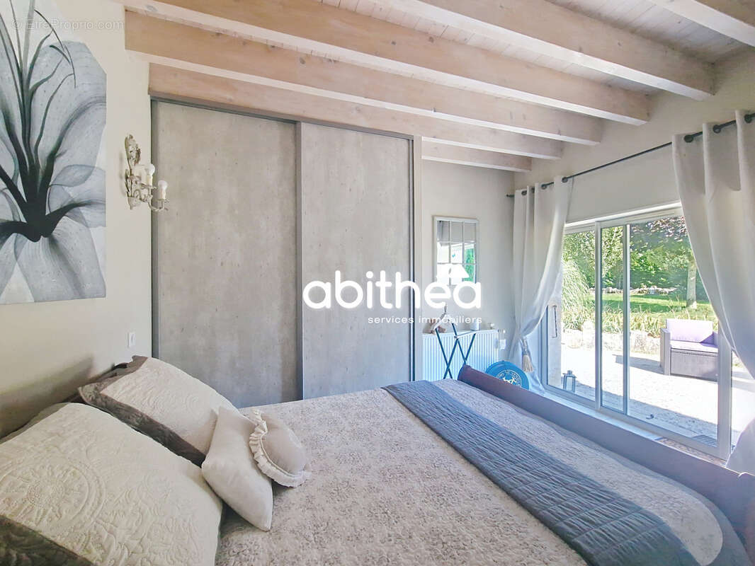 Maison à SAINT-GENIS-DE-SAINTONGE