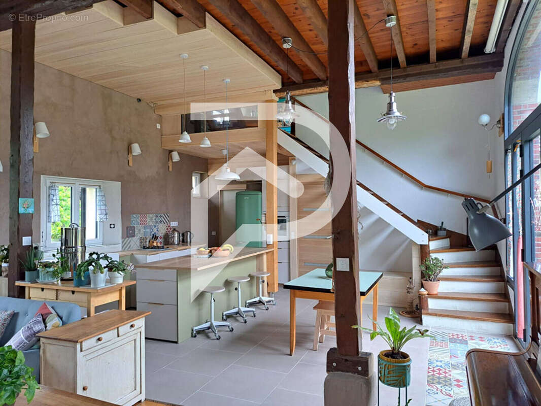 Maison à MILLY-SUR-THERAIN