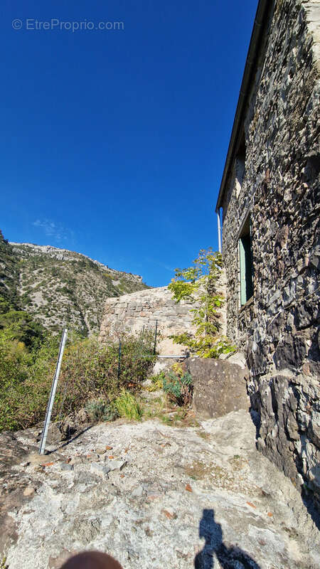 Maison à SAINT-MAURICE-NAVACELLES