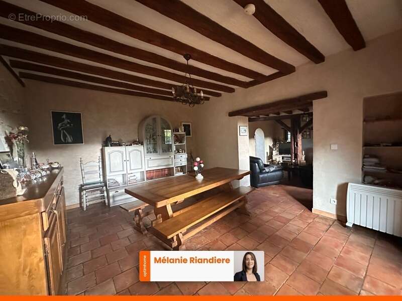 Maison à LA FONTAINE-SAINT-MARTIN