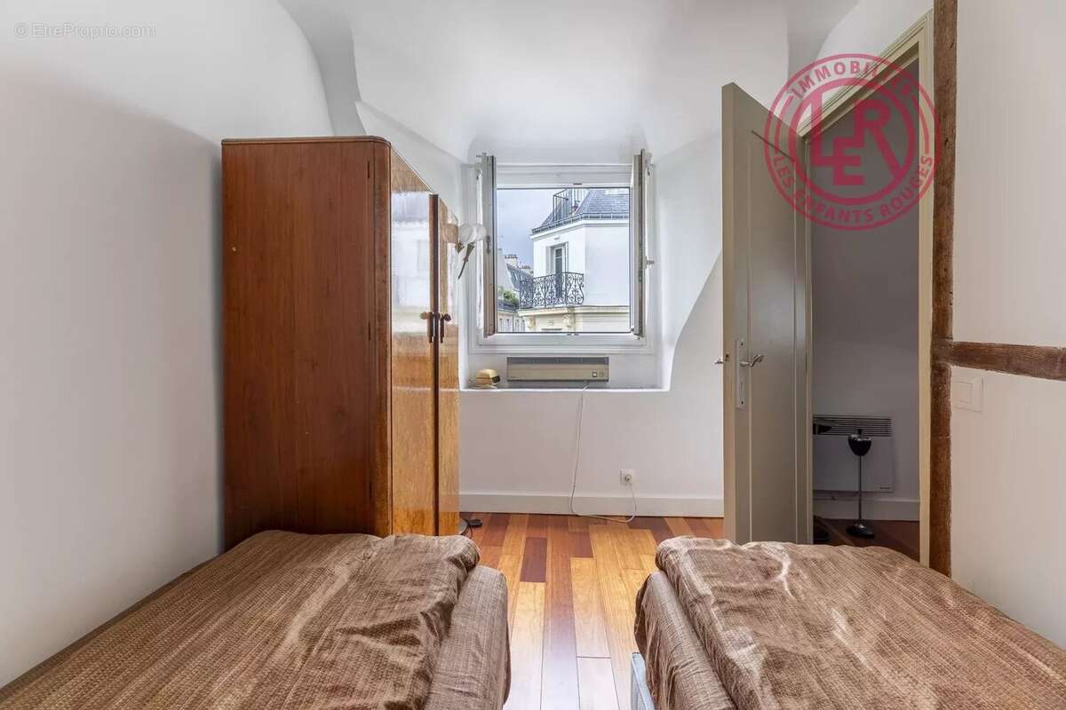 Appartement à PARIS-3E