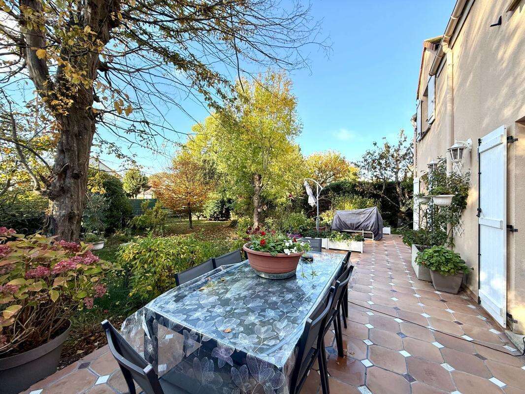 Maison à MAROLLES-EN-HUREPOIX