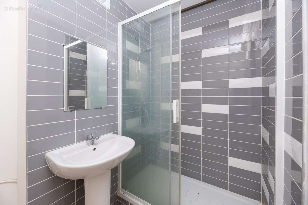 Appartement à DECINES-CHARPIEU