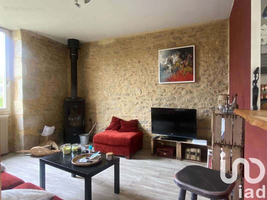 Maison 114 m² à Lamothe-Fenelon  - photo 3