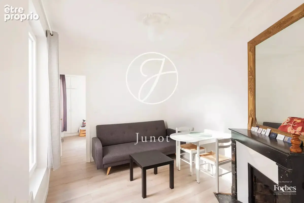 Paris 18e - ABBESSES - Appartement - 2 pièces - 27,11m² Carrez - 27.43m² au sol - Lumineux - photo 3