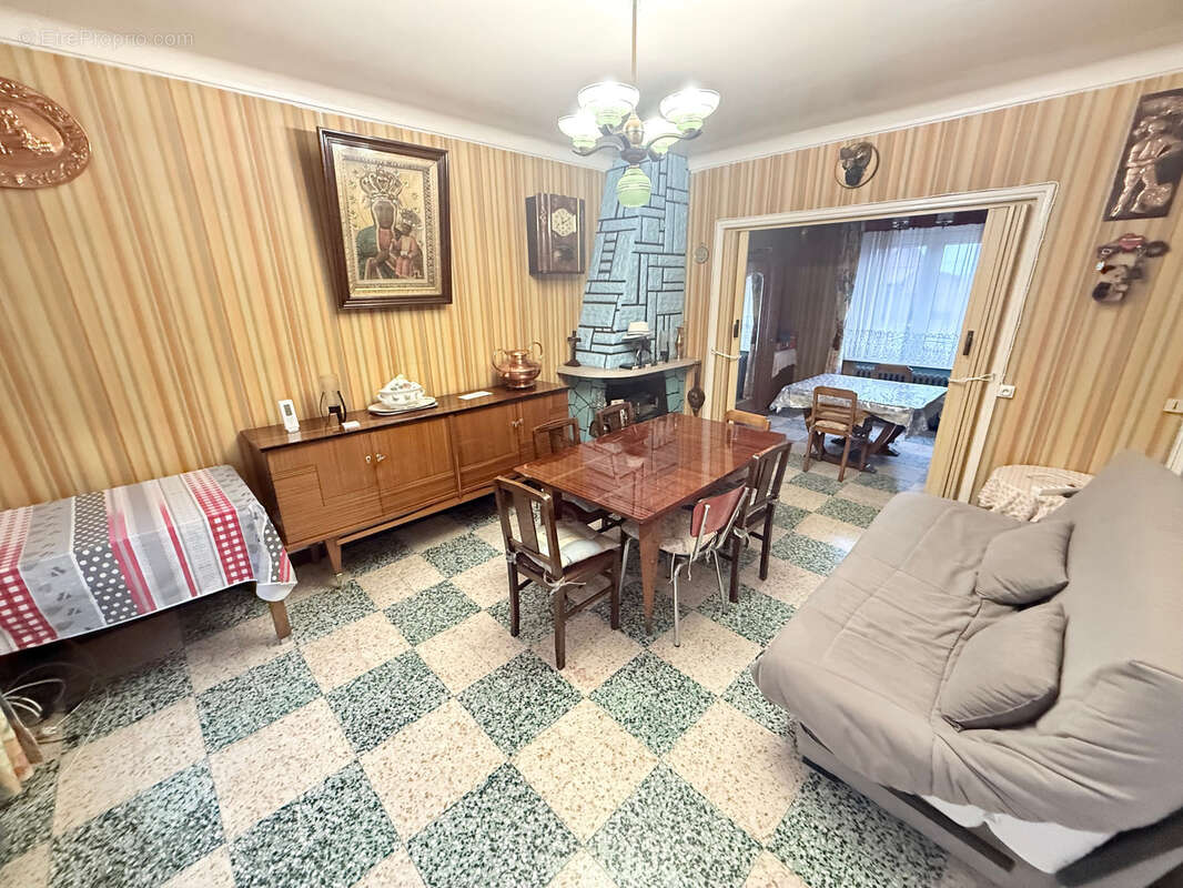 Maison à BRUAY-LA-BUISSIERE