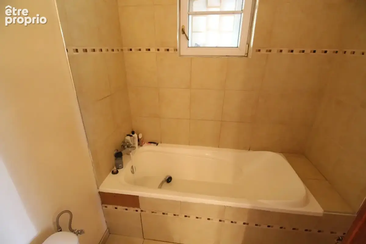 Maison de 3 chambres avec piscine, 6 hectares de terrain et installations équestres - photo 9
