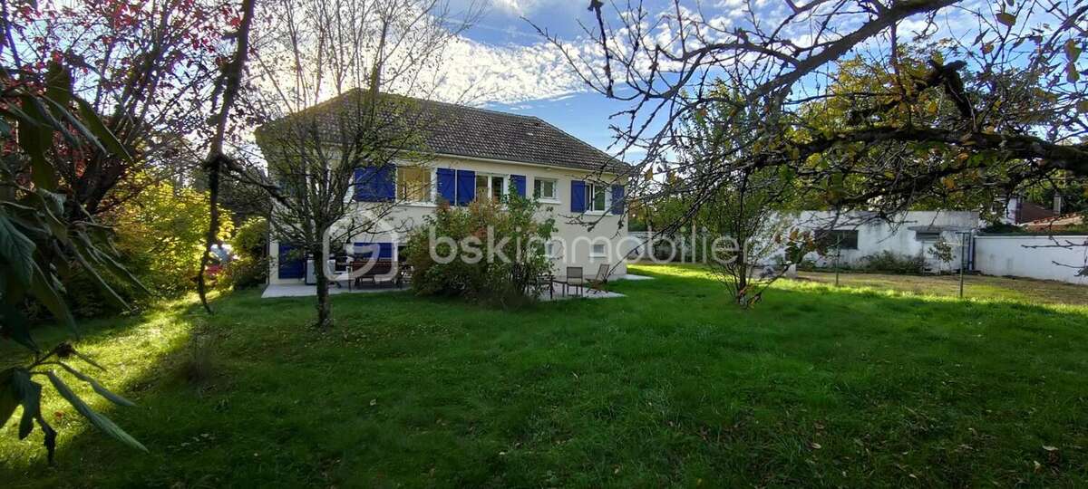 Maison à VARENNES-VAUZELLES