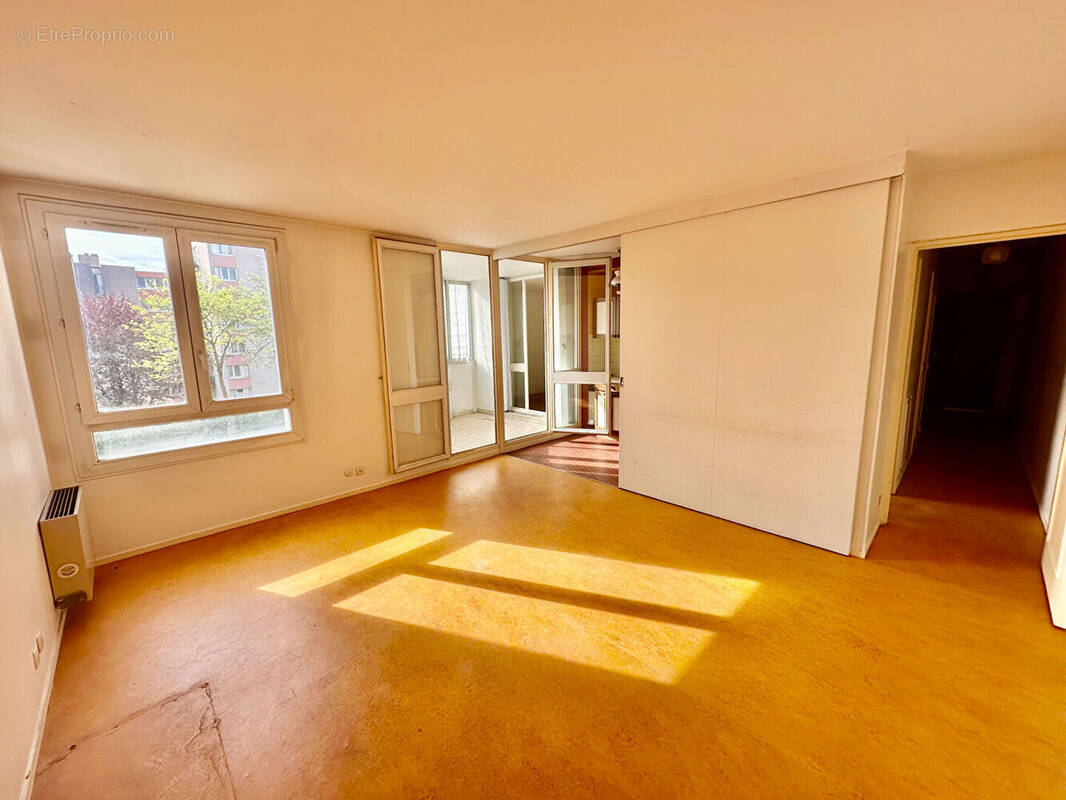 Appartement à IVRY-SUR-SEINE