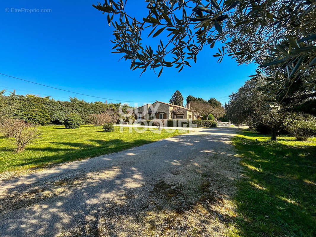 Maison à L'ISLE-SUR-LA-SORGUE