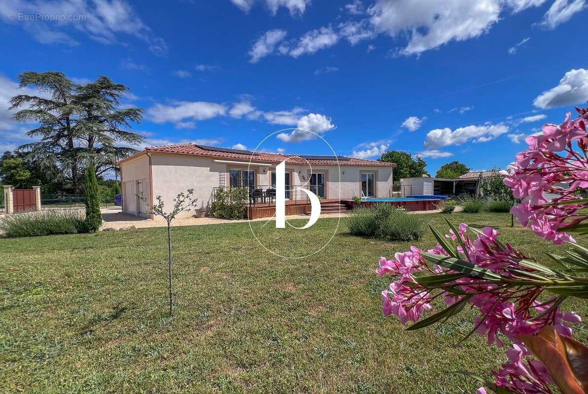 Maison 100 m² à Orgnac-L'aven  - photo 10